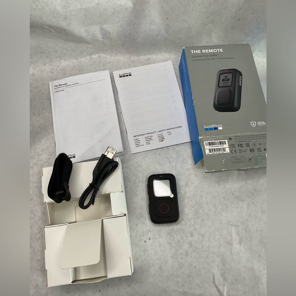 GoPro - The Remote for HERO12 Black/HERO 11 Black/HERO11 Black Mini/HERO10 Bl...